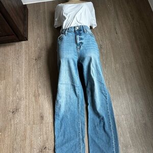 Universal Thread High-Rise Wide Leg Jeans in Light Blue Wash